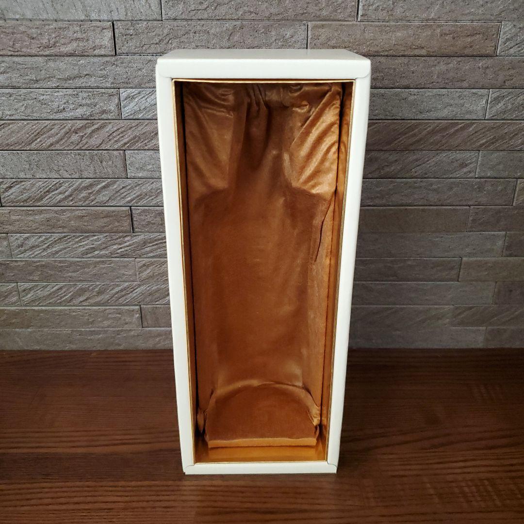 山崎 18年 700ml 空瓶 未洗浄 化粧箱付き