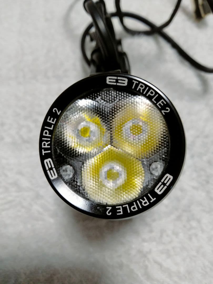 SUPER NOVA ハブダイナモライト　E3 TRIPLE2