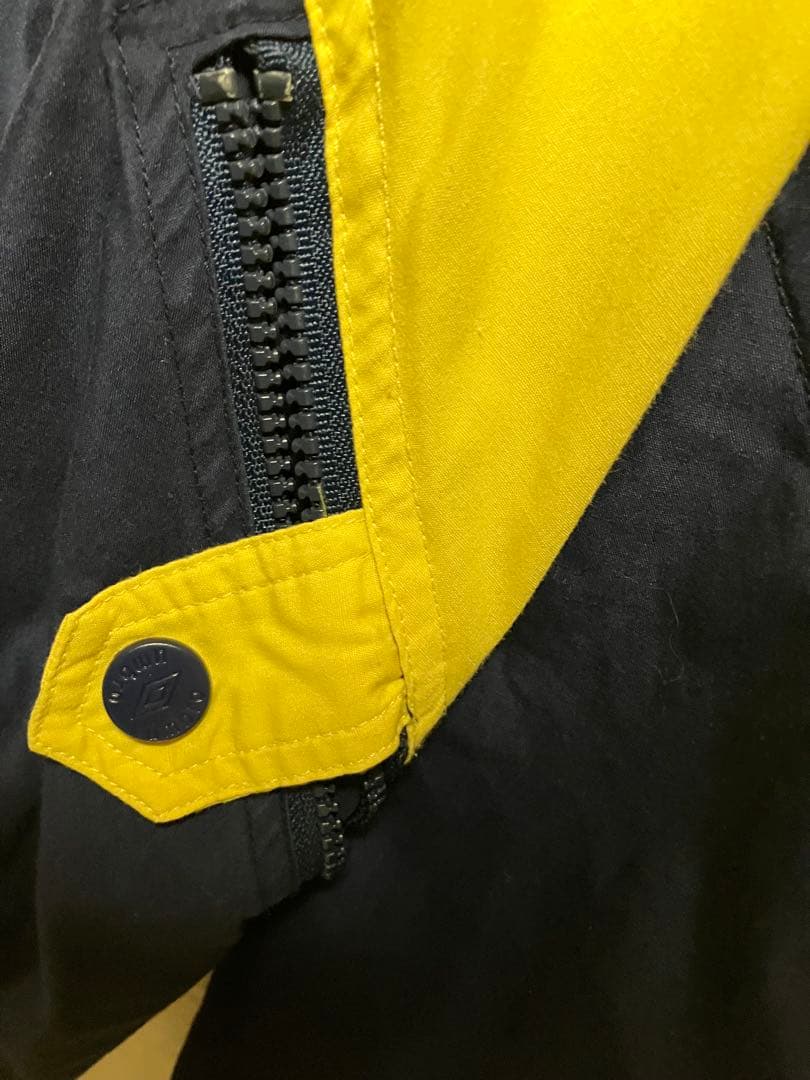 umbro スコットランド　ヴィンテージ　ナイロンジャケット　送料込み　古着