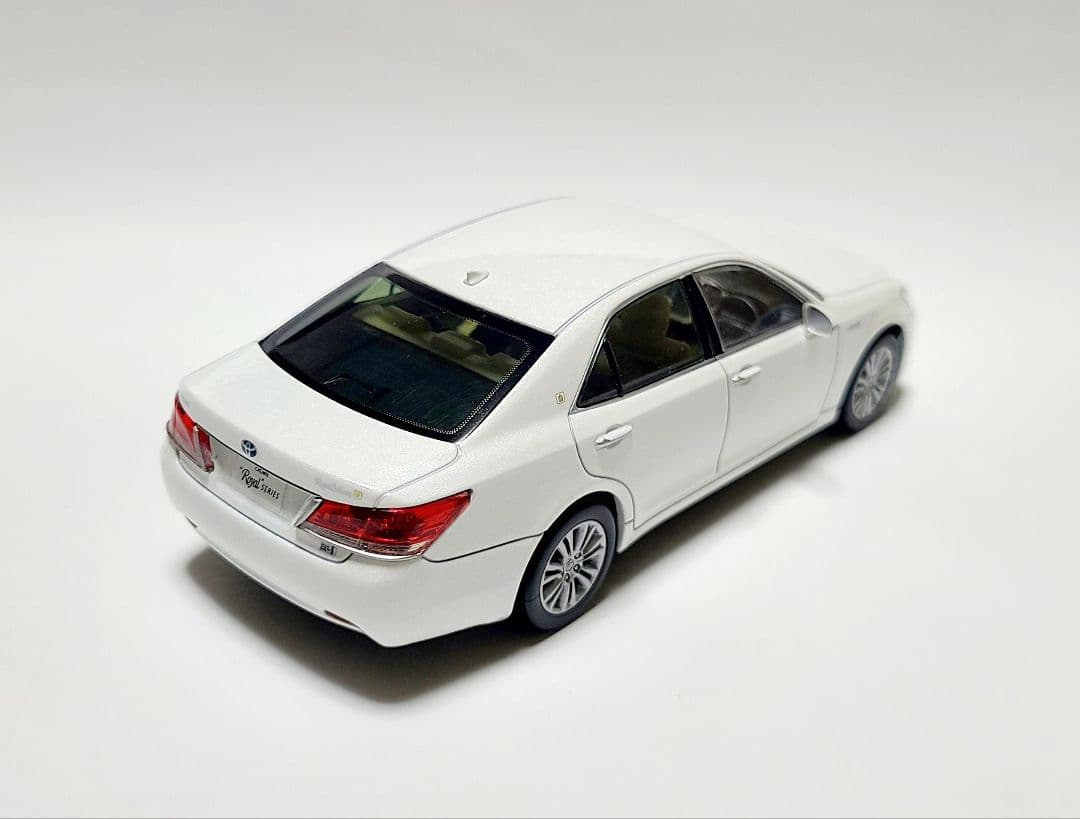 トヨタ 210系クラウンロイヤルサルーンG前期 カラーサンプル