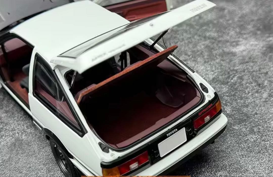 Autoart 1/18イニシャルD AE86 ミニカー