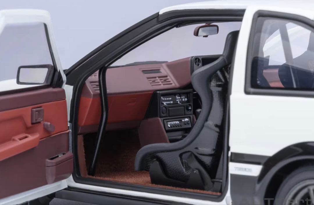 Autoart 1/18イニシャルD AE86 ミニカー