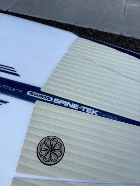 【美品】ネックベアード2 スパインテック 5'7 futureフィン5フィン