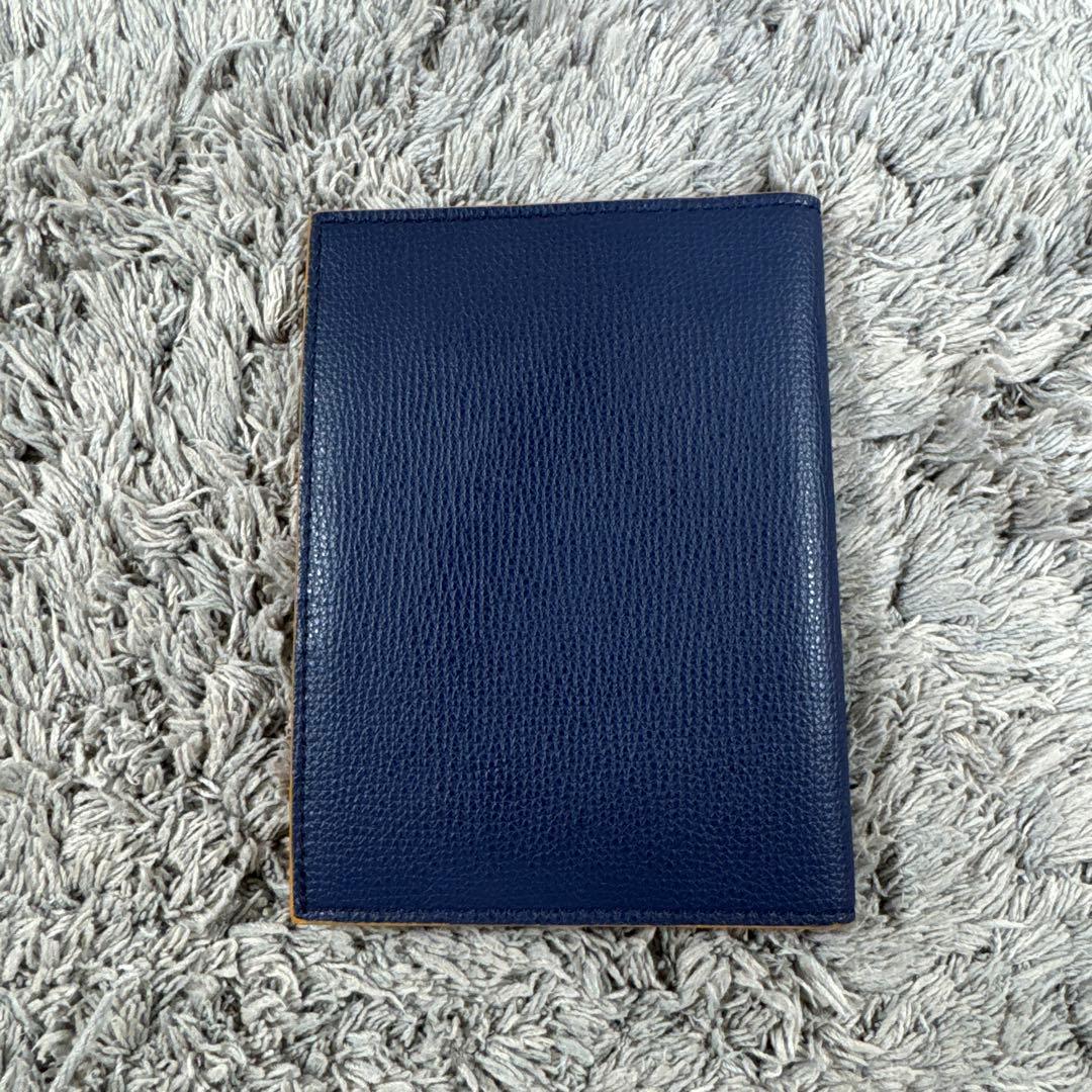 【美品】 Salvatore Ferragamo 天然本皮 パスポートケース