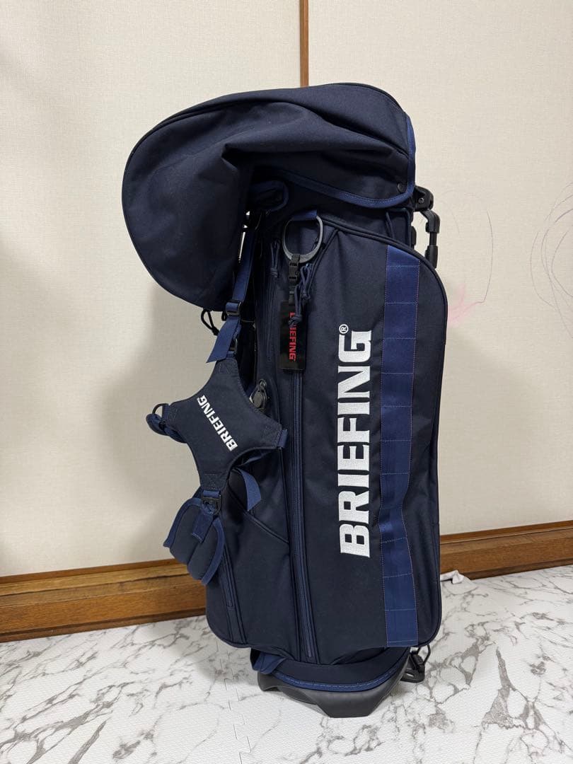 ブリーフィング　キャディバッグ　超美品　ほぼ未使用　ネイビー　人気