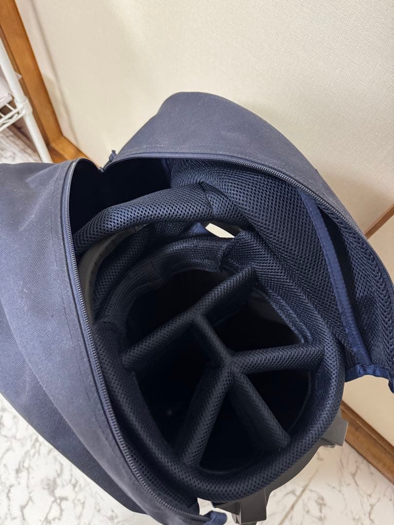 ブリーフィング　キャディバッグ　超美品　ほぼ未使用　ネイビー　人気