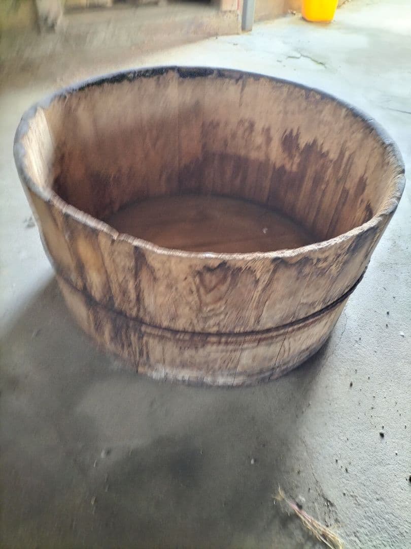 送料込み　レトロ巨大桶3　商品説明必読を