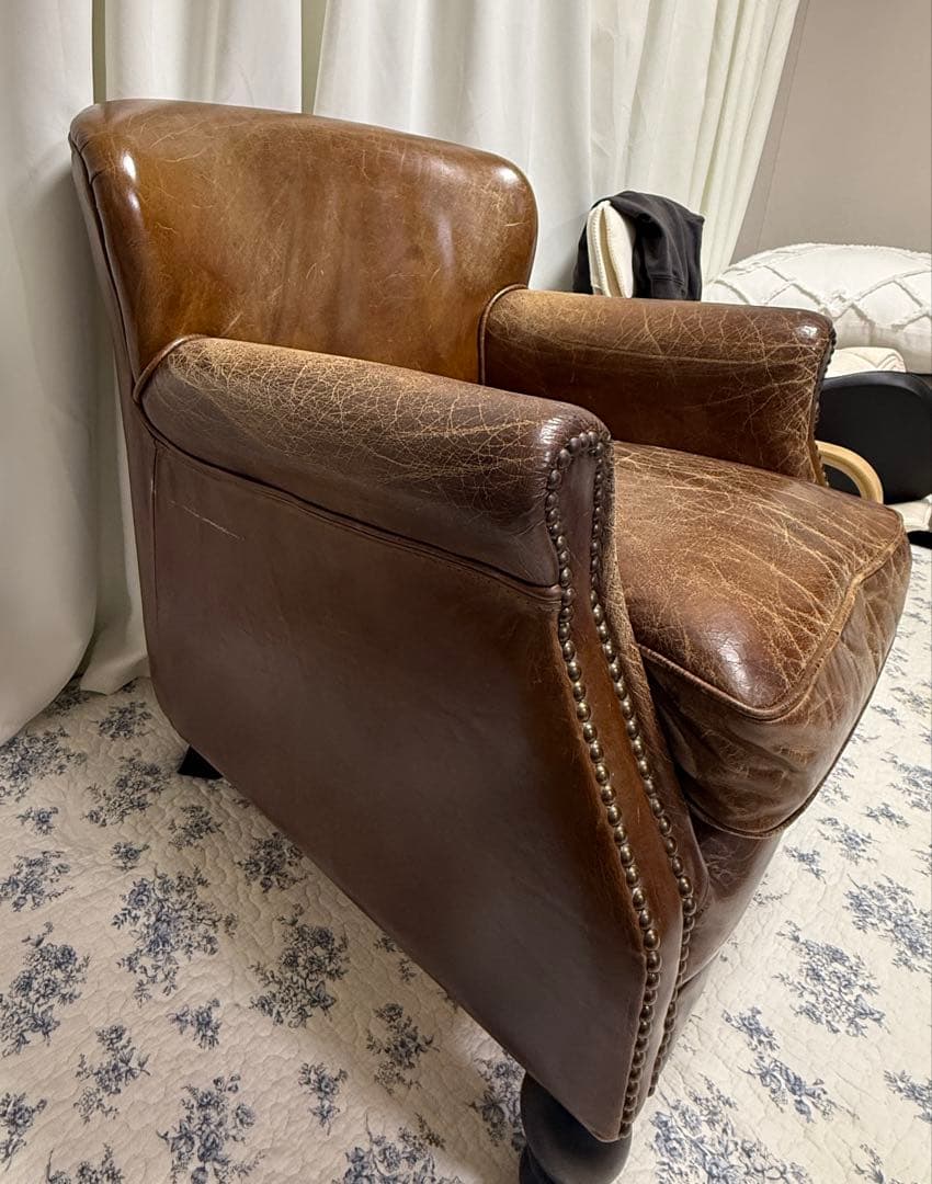 ブラウンレザーアームソファ　アンティーク加工　1人がけソファ