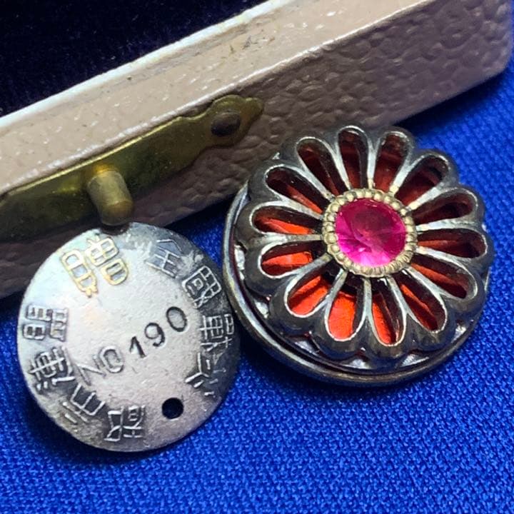 コレクション品！功労賞 全国戦災都市連盟 優秀 バッチ 勲章 共箱 1点もの！