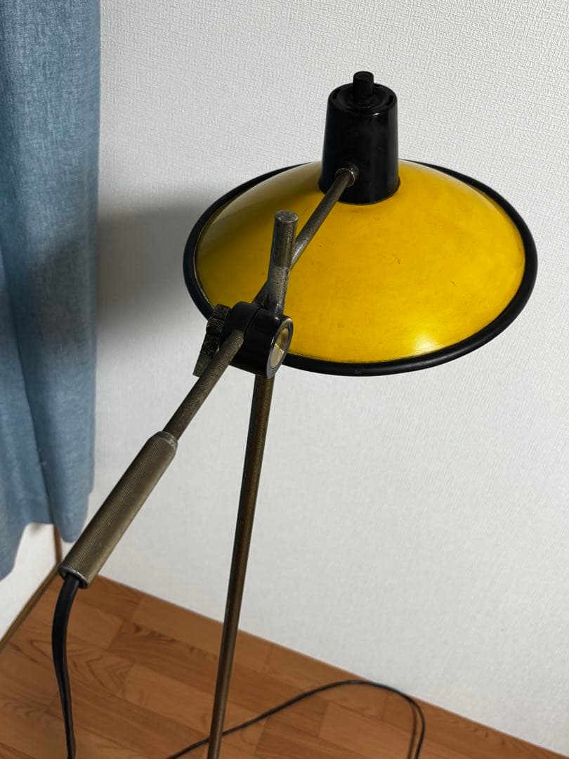 レトロ　フロアスタンドライト　ヴィンテージ　フロア　ランプ　イエロー