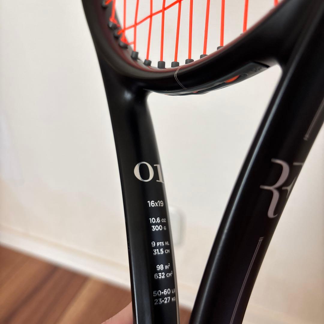 テニスラケット　ウィルソンRF01 300g G2