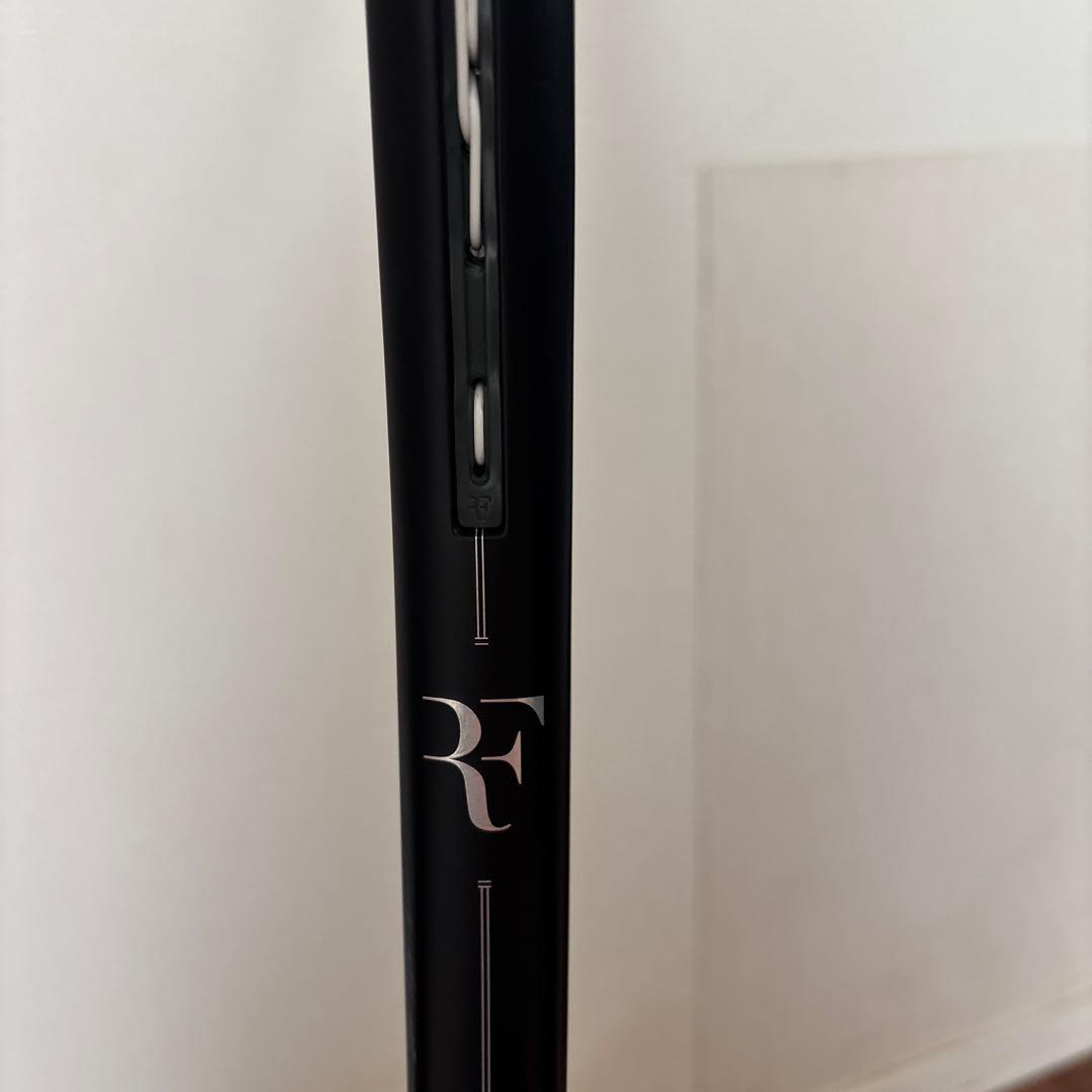 テニスラケット　ウィルソンRF01 300g G2