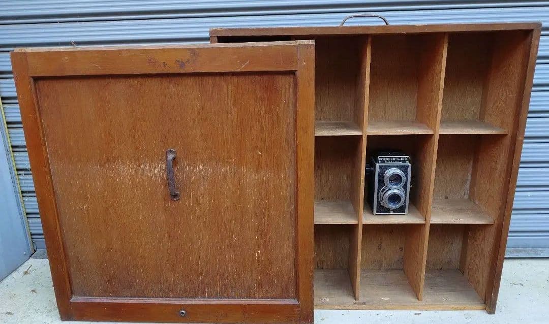 レトロ木製カメラ収納箱 12個スペース　フタ付　蔵出し　古民家　店舗什器