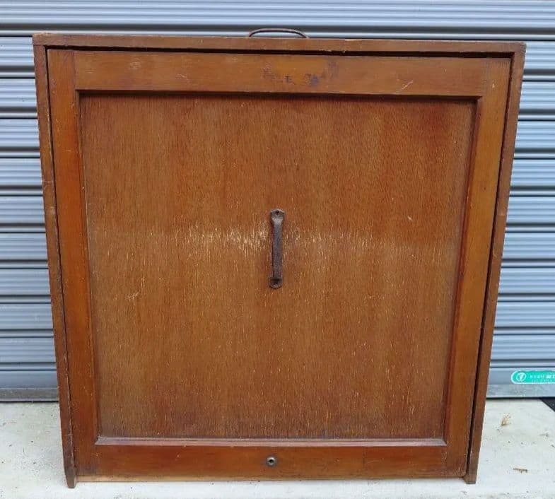 レトロ木製カメラ収納箱 12個スペース　フタ付　蔵出し　古民家　店舗什器