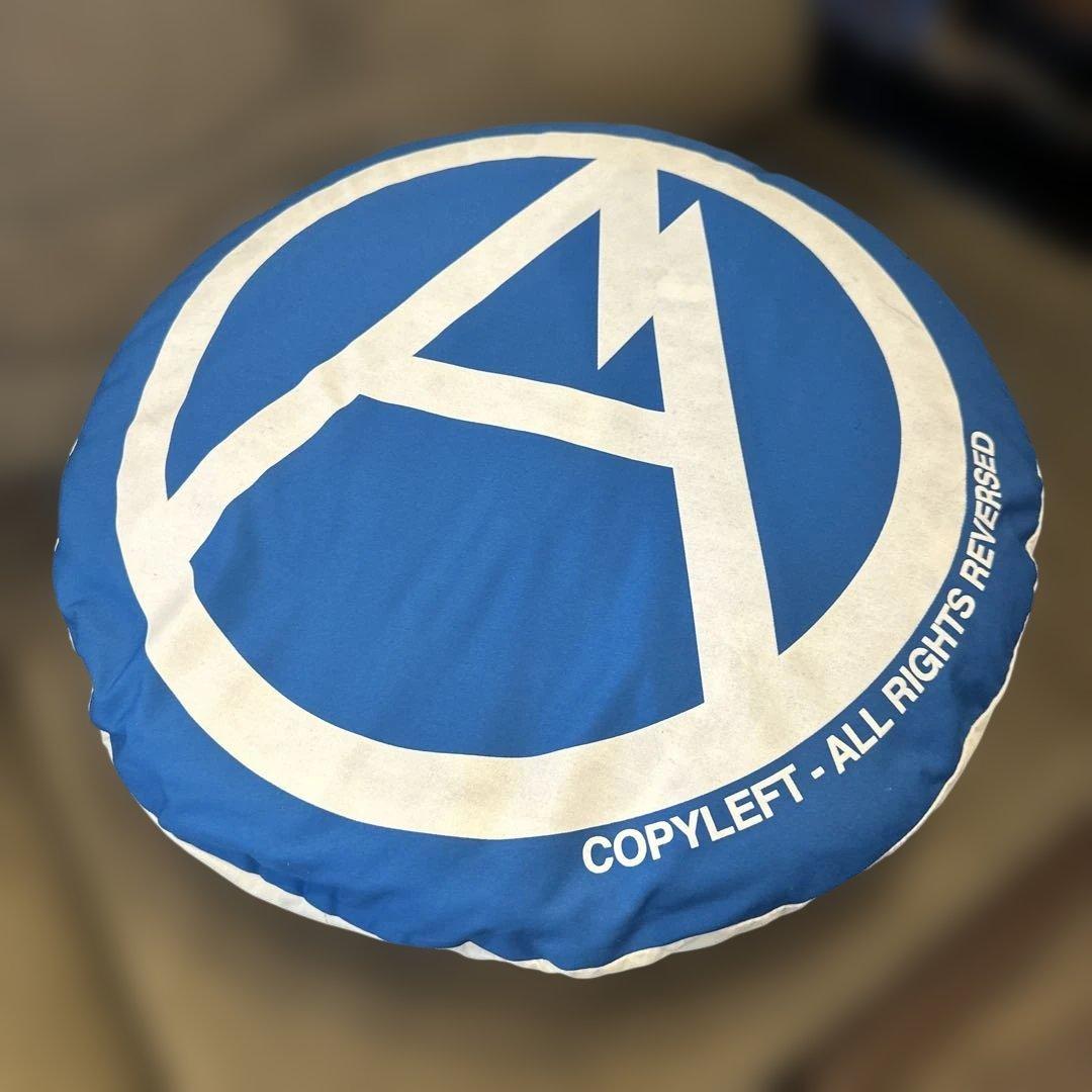 マウンテンリサーチ クッション　人気ブルーカラー　希少アイテム