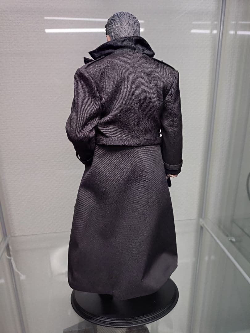 ホットトイズ　バットマン2.0用　ブルースウェイン衣装セット　ヘッド、台座別