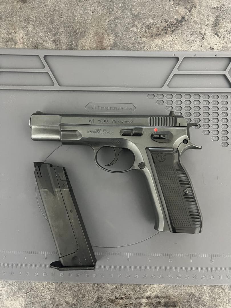 【中古　希少　木製グリップ付】カートリッジ排挟タイプCZ75 エクセレントHW