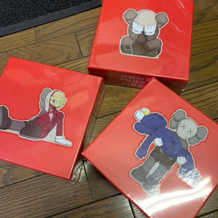 新品 KAWS パズル 3点セット カウズ puzzle