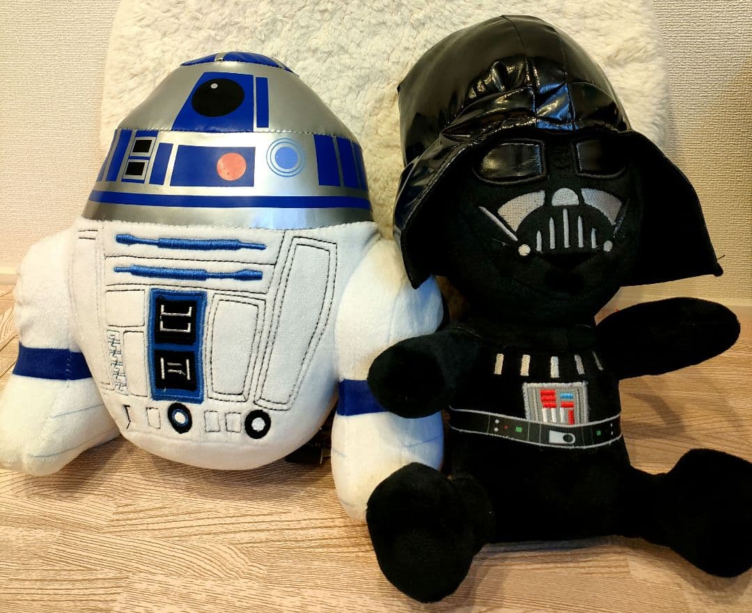 ディズニー　ダースベイダー Ｒ2-Ｄ2　スターウォーズ ぬいぐるみ 2点セット