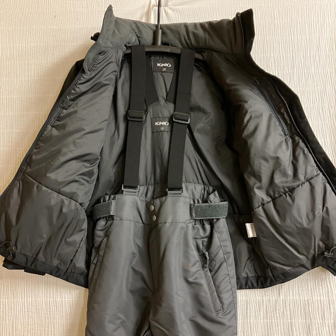 スキー・スノボ　ウェア 上着黒/パンツグレー 　Sサイズ　未使用　送料込み