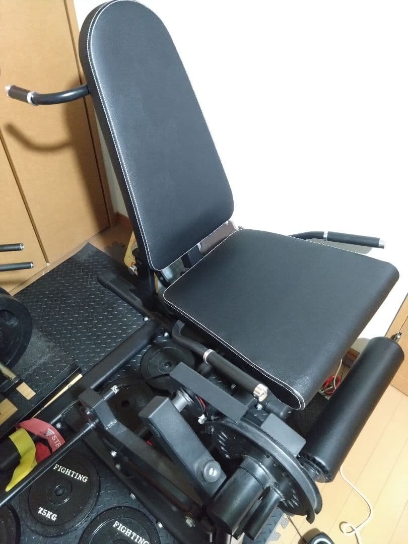 レッグエクステンション＆レッグカールマシン