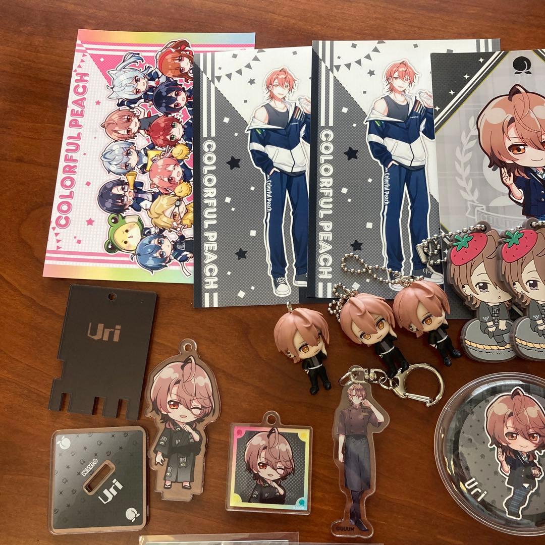 カラフルピーチ　うり　まとめ　トレカ　アクスタ　ポーチ　ぬいぐるみ　キーホルダー