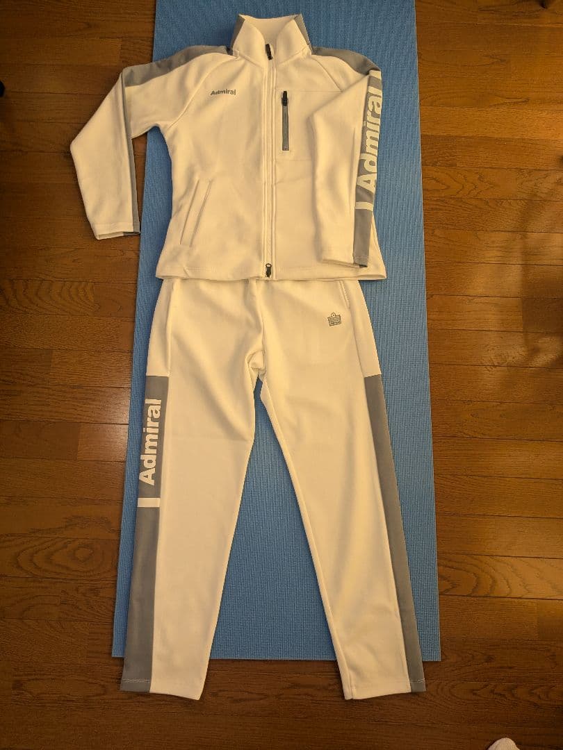 Admiralウォームアップ　パンツ新品未使用　ジャケット１回着用　レディース