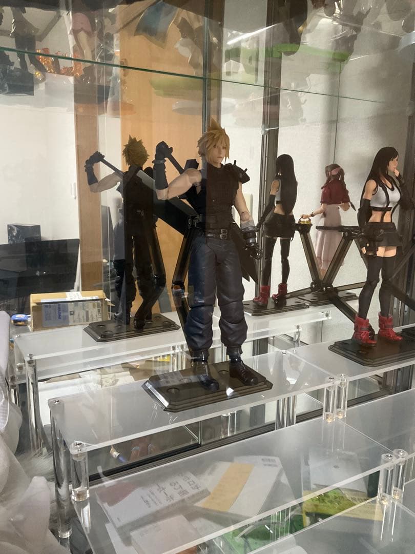 FFVII PLAY ARTS改 クラウド　フィギュア