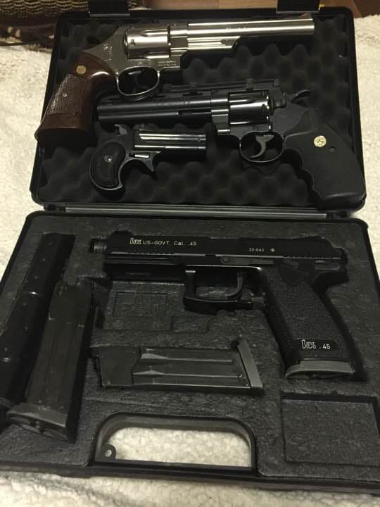 東京マルイ SOCOM Mk23とコルトパイソン.357マグナム