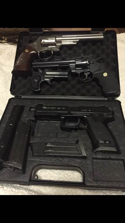 東京マルイ SOCOM Mk23とコルトパイソン.357マグナム