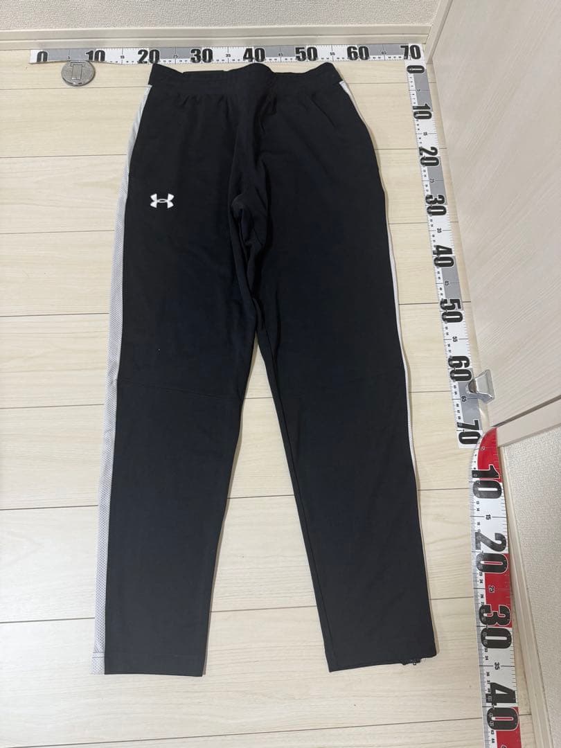新品　UAスポーツスタイル ピケ トラックパンツ（トレーニング/MEN）　長渕剛