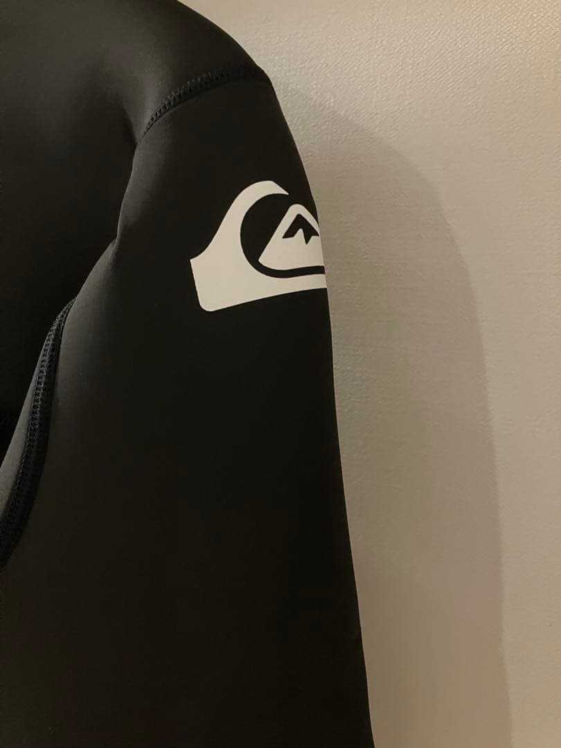 新品　クイックシルバー　ウェットスーツ
