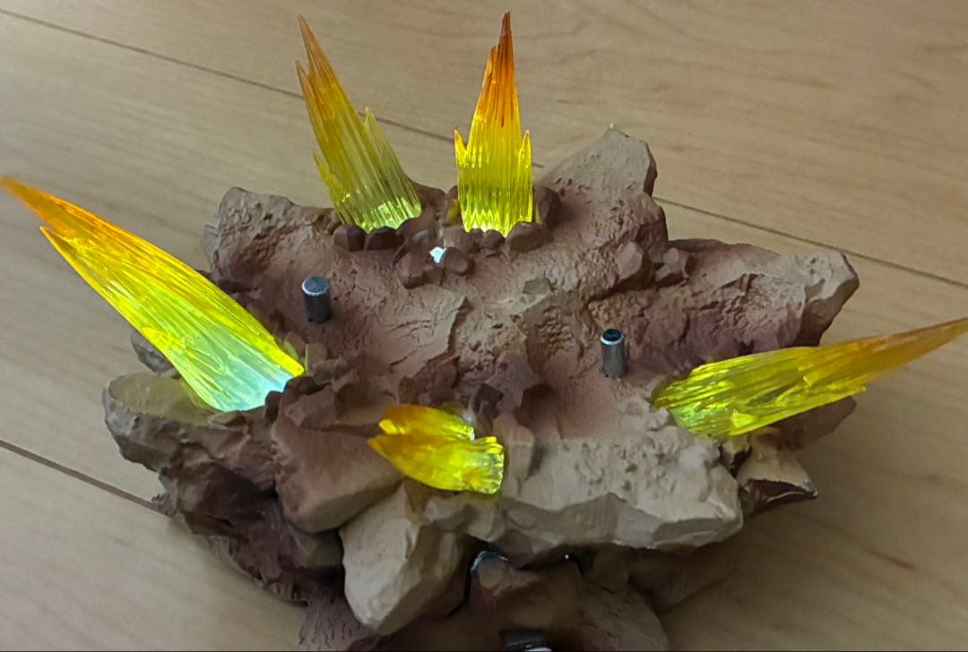 ドラゴンボール　JJstudio製　SS2孫悟空　光点灯台座付き　新品未使用品。