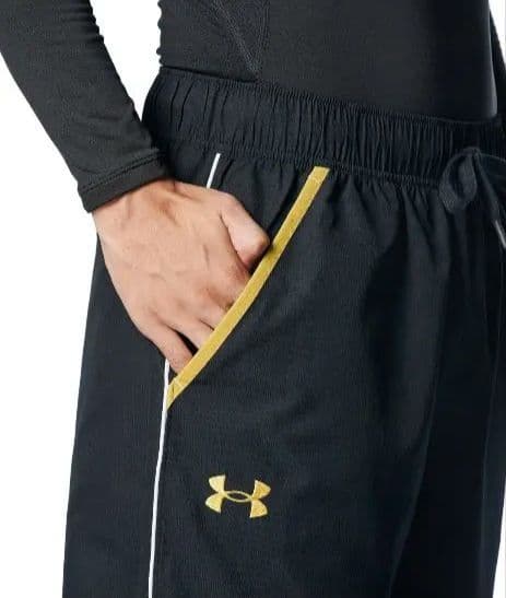 アンダーアーマー ジャケット ブラック/ゴールド　上下セット