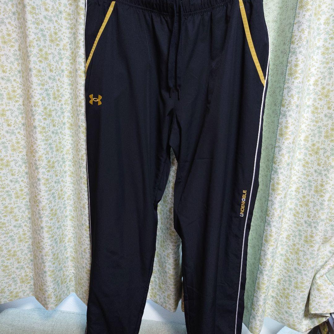 アンダーアーマー ジャケット ブラック/ゴールド　上下セット