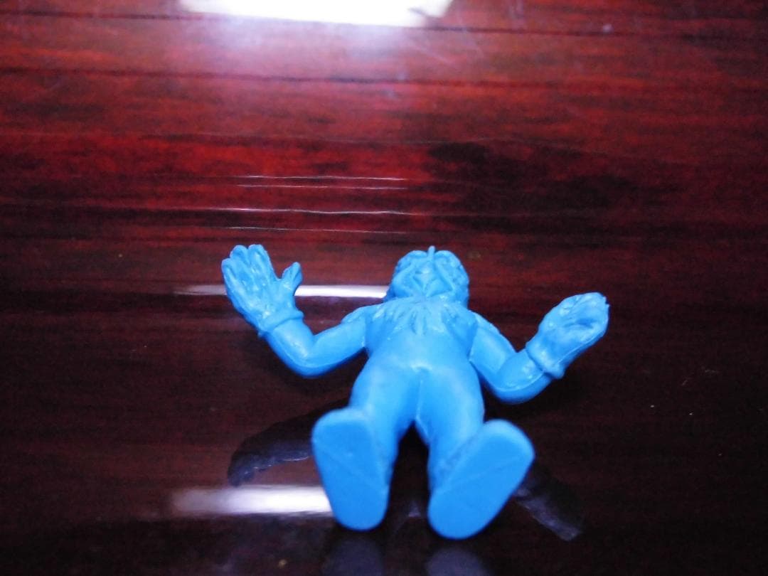 ウルトラ怪獣消しゴム　ケムール人青　ポピー