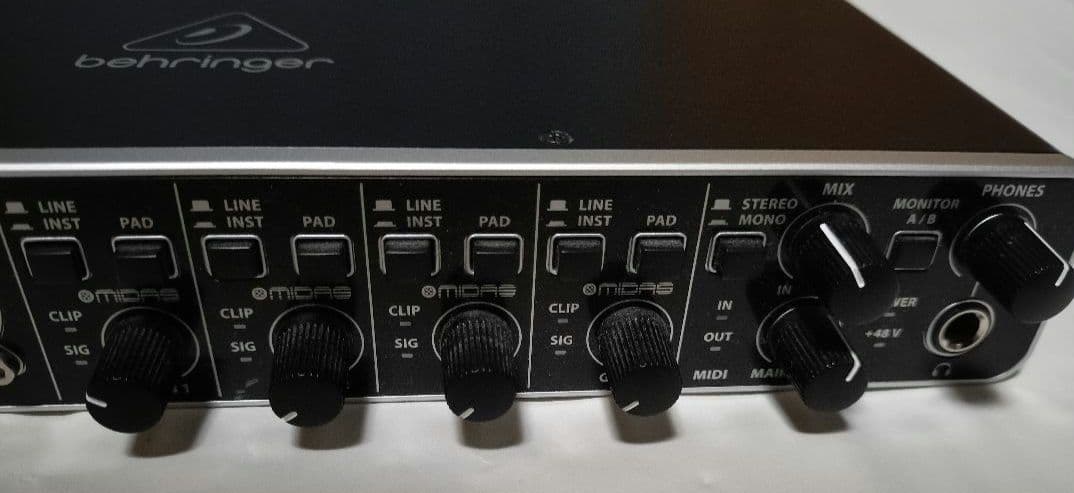BEHRINGER　オーディオインターフェース UMC404HD　ベリンガー