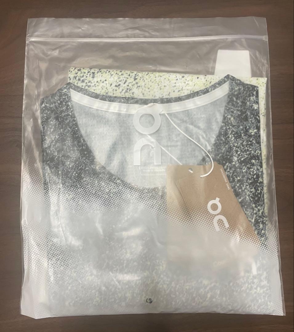 On Court-T Fade Mサイズ　テニスウェア