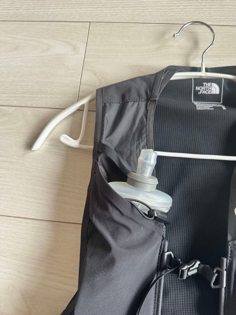 【美品】ノースフェイス　サミットランレースデイベスト8　Mサイズ