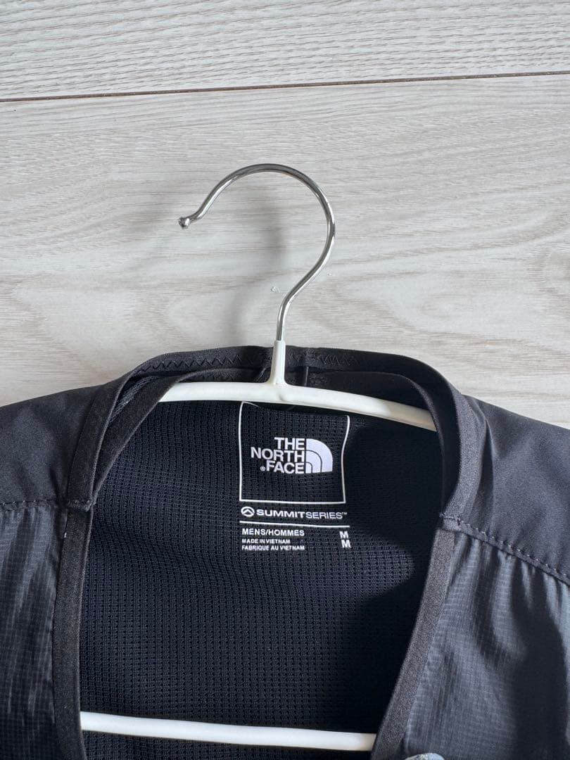 【美品】ノースフェイス　サミットランレースデイベスト8　Mサイズ