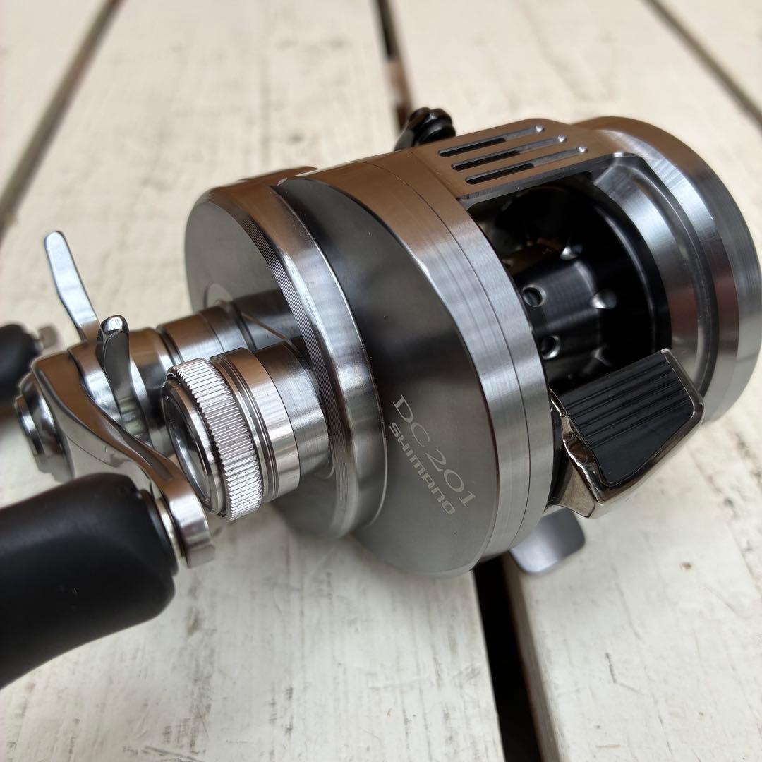 0631 シマノ 19 カルカッタ　コンクエスト DC201