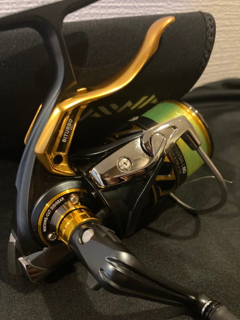 ダイワ 18 トーナメント ISO 2500SH-LBD