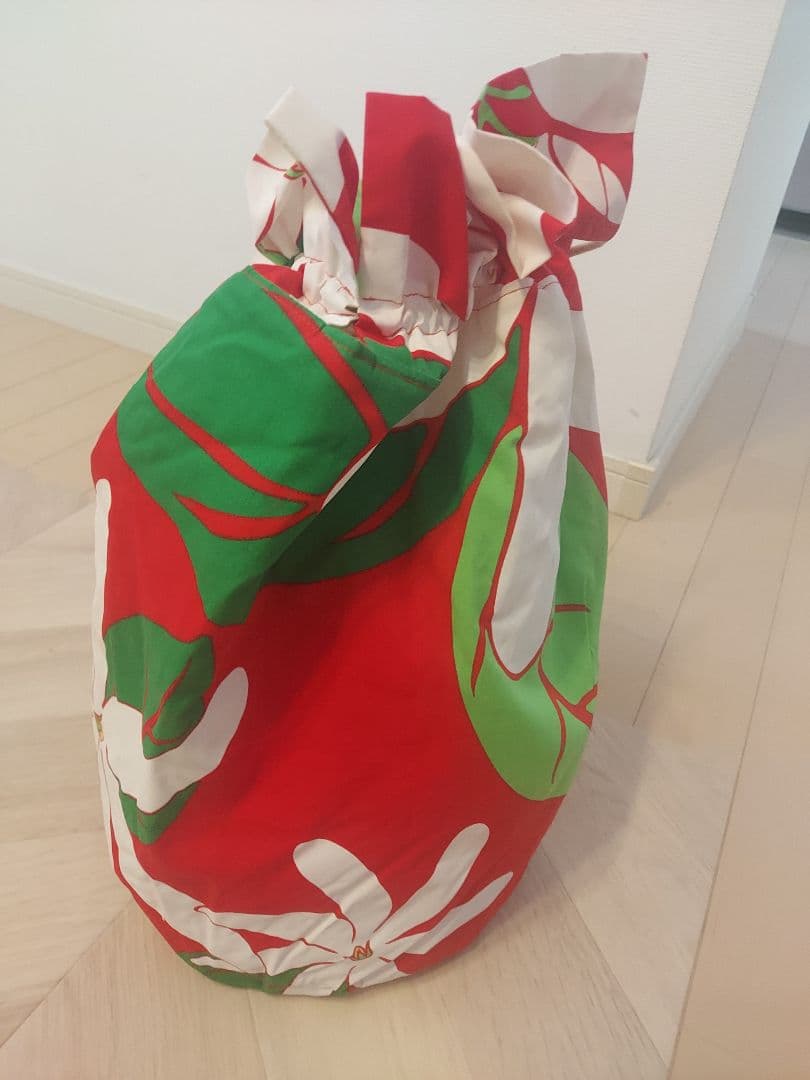 フラダンス　イプ　 赤緑花柄袋付き