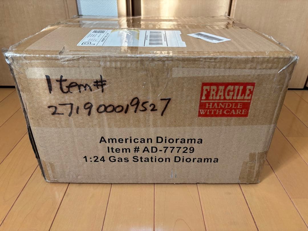 ミニカー American Diorama 1:24 Gas Station Dioram