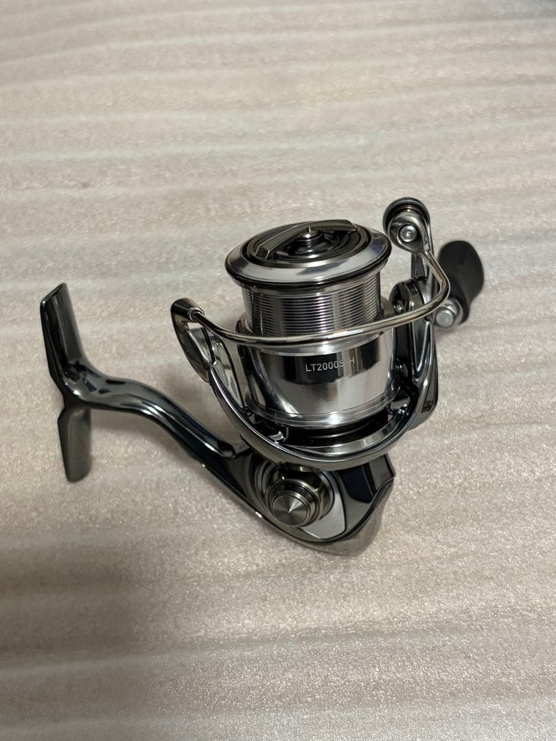 リール 22EXIST LT2000S-H