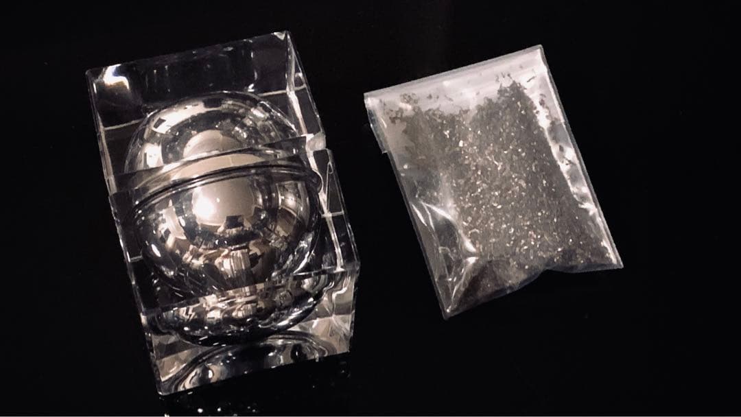 最高級な宇宙の隕石の粉ケース付き ⚜️✨　宇宙の流れ星の粉 ✨✨✨