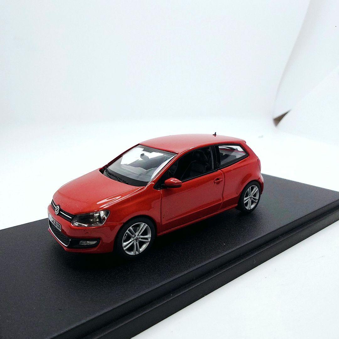フォルクスワーゲン VW Polo ポロ 赤 1/43スケール ミニカー