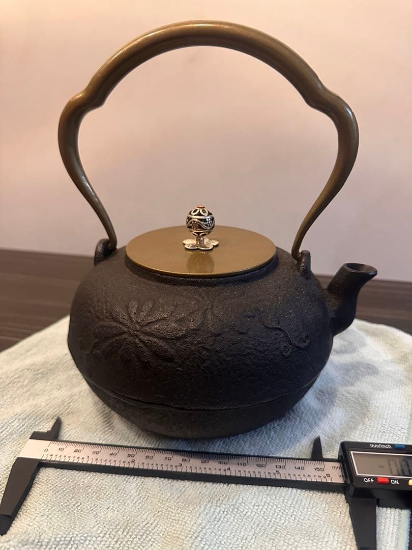 鋳鉄 花模様 鉄瓶