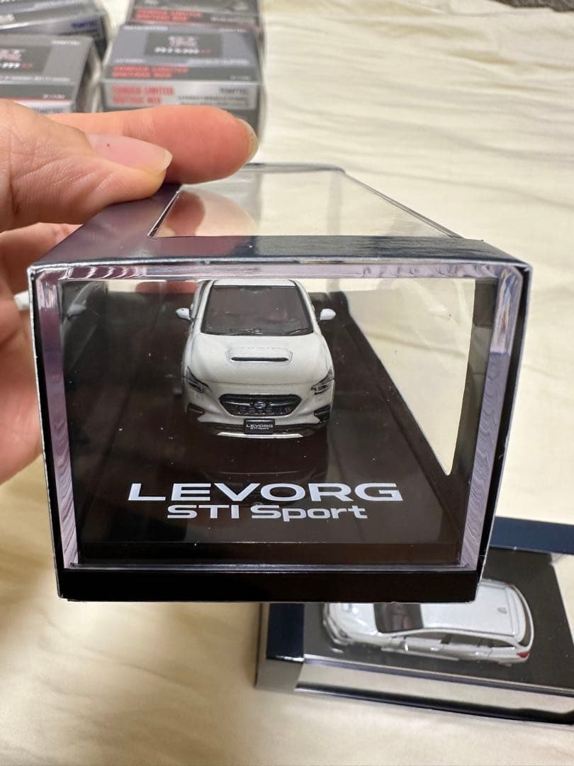 1/64 ミニカー　ボビージャパン　レヴォルグ　セット。