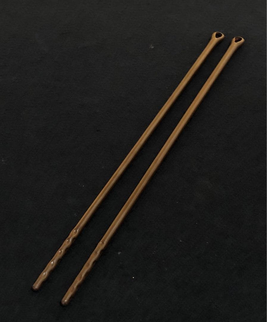 《R》茶道具 鉄風炉火箸 釜師 和田美之助造 共布 共箱　260209け1